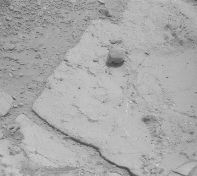 Sol 200: Mast Camera (Mastcam)