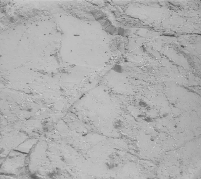 Sol 200: Mast Camera (Mastcam)