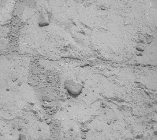 Sol 200: Mast Camera (Mastcam)