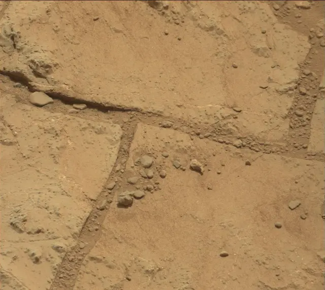 Sol 200: Mast Camera (Mastcam)