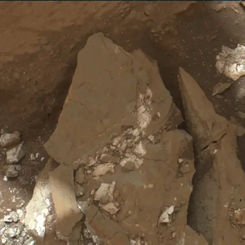 Sol 231: Mars Hand Lens Imager (MAHLI)