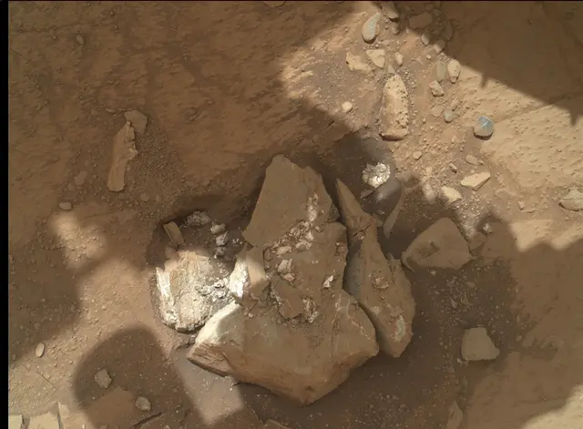 Sol 231: Mars Hand Lens Imager (MAHLI)