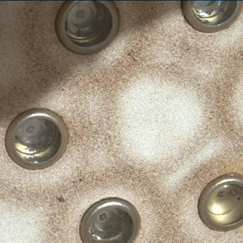 Sol 233: Mars Hand Lens Imager (MAHLI)