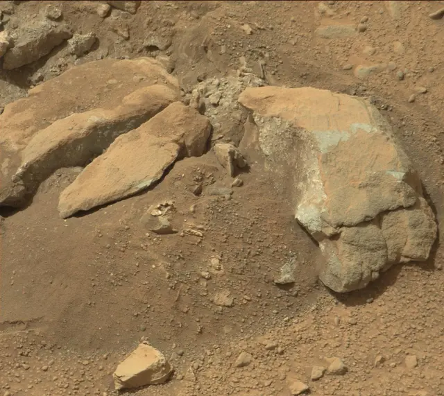 Sol 267: Mast Camera (Mastcam)
