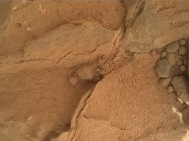Sol 270: Mars Hand Lens Imager (MAHLI)