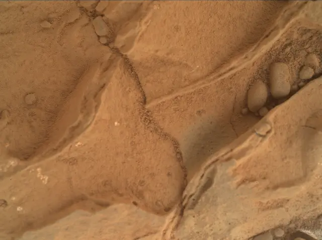 Sol 270: Mars Hand Lens Imager (MAHLI)