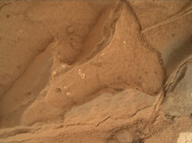 Sol 270: Mars Hand Lens Imager (MAHLI)