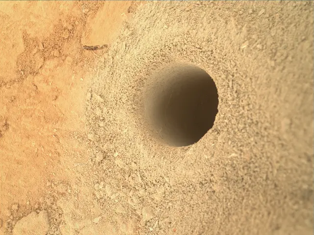 Sol 270: Mars Hand Lens Imager (MAHLI)