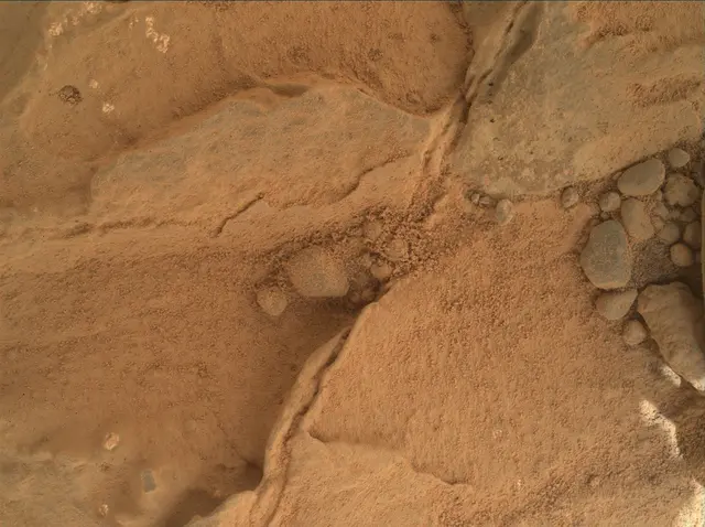 Sol 270: Mars Hand Lens Imager (MAHLI)