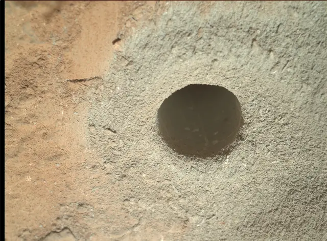 Sol 270: Mars Hand Lens Imager (MAHLI)