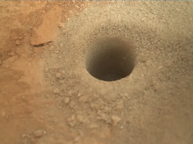 Sol 270: Mars Hand Lens Imager (MAHLI)