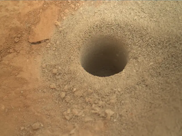 Sol 270: Mars Hand Lens Imager (MAHLI)