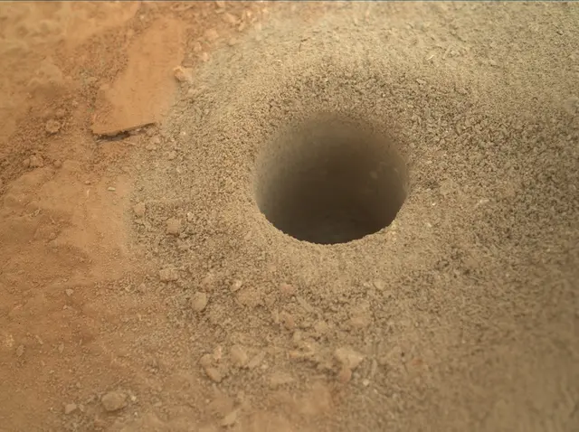 Sol 270: Mars Hand Lens Imager (MAHLI)