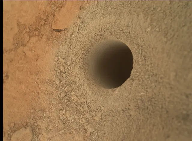 Sol 270: Mars Hand Lens Imager (MAHLI)