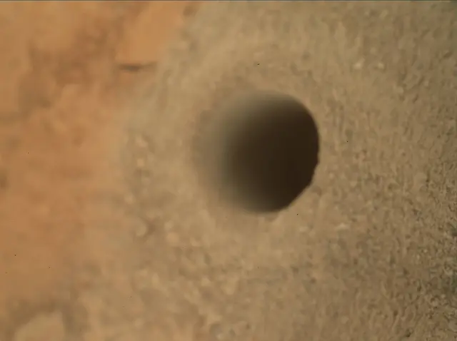 Sol 270: Mars Hand Lens Imager (MAHLI)