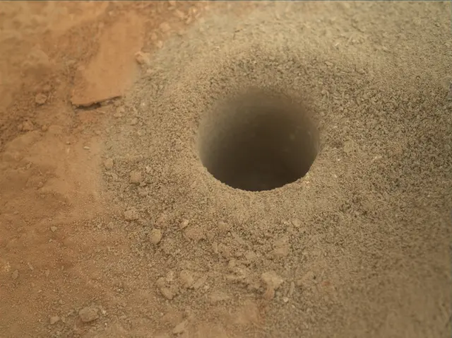 Sol 270: Mars Hand Lens Imager (MAHLI)