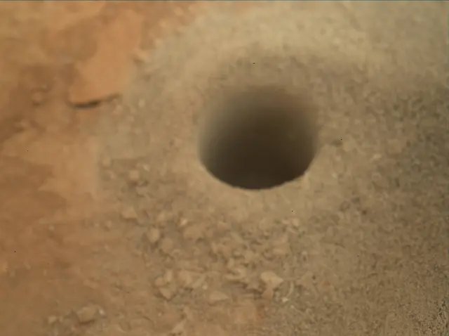 Sol 270: Mars Hand Lens Imager (MAHLI)