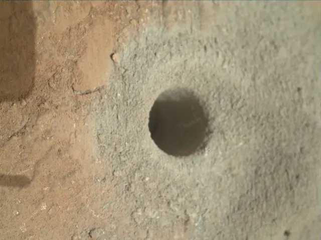 Sol 270: Mars Hand Lens Imager (MAHLI)