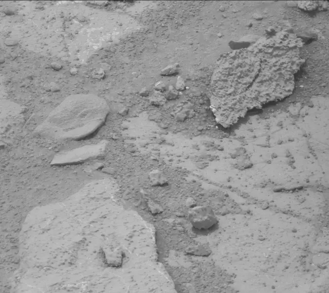 Sol 271: Mast Camera (Mastcam)