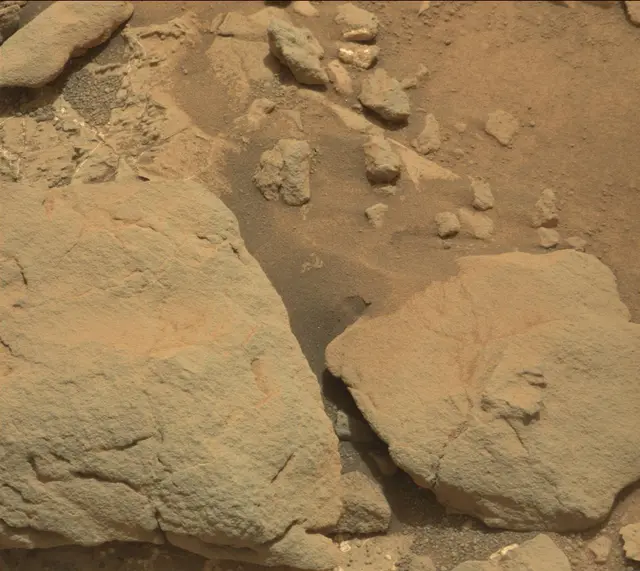 Sol 271: Mast Camera (Mastcam)