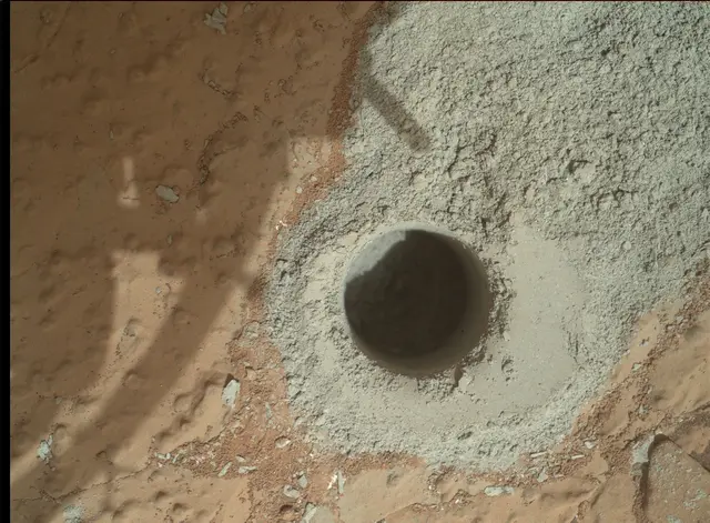 Sol 279: Mars Hand Lens Imager (MAHLI)