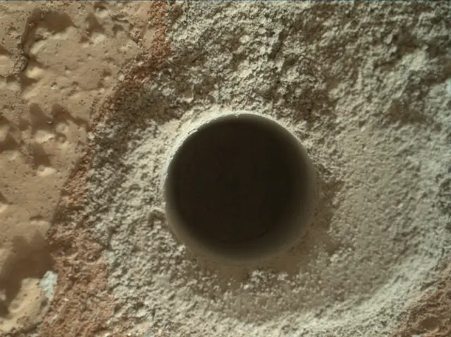 Sol 283: Mars Hand Lens Imager (MAHLI)