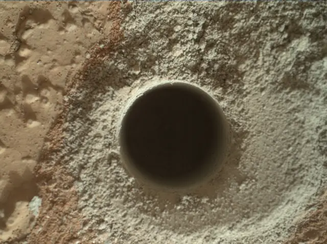 Sol 283: Mars Hand Lens Imager (MAHLI)