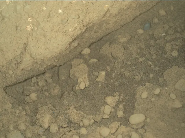 Sol 292: Mars Hand Lens Imager (MAHLI)