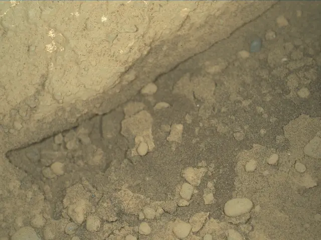 Sol 292: Mars Hand Lens Imager (MAHLI)