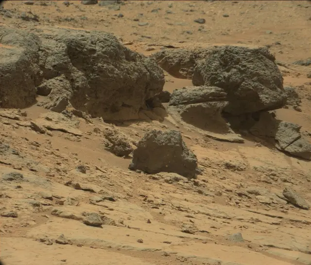Sol 300: Mast Camera (Mastcam)