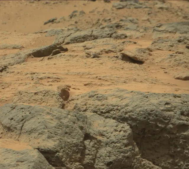 Sol 302: Mast Camera (Mastcam)