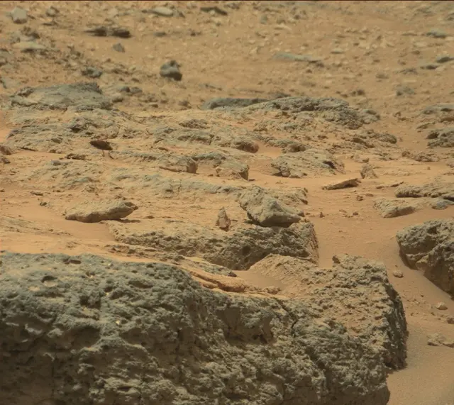 Sol 302: Mast Camera (Mastcam)