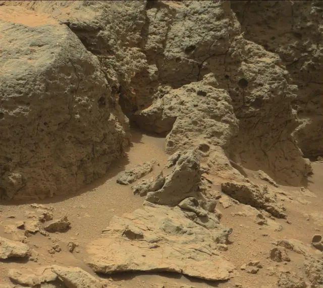 Sol 302: Mast Camera (Mastcam)