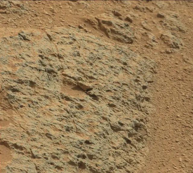 Sol 303: Mast Camera (Mastcam)