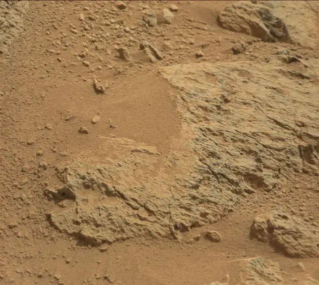 Sol 303: Mast Camera (Mastcam)