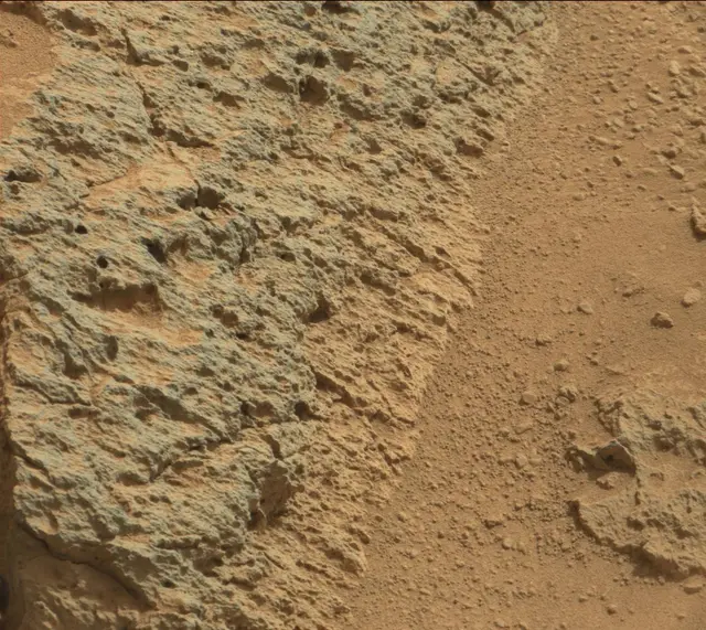 Sol 303: Mast Camera (Mastcam)