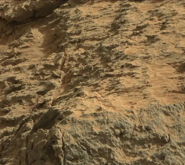 Sol 303: Mast Camera (Mastcam)