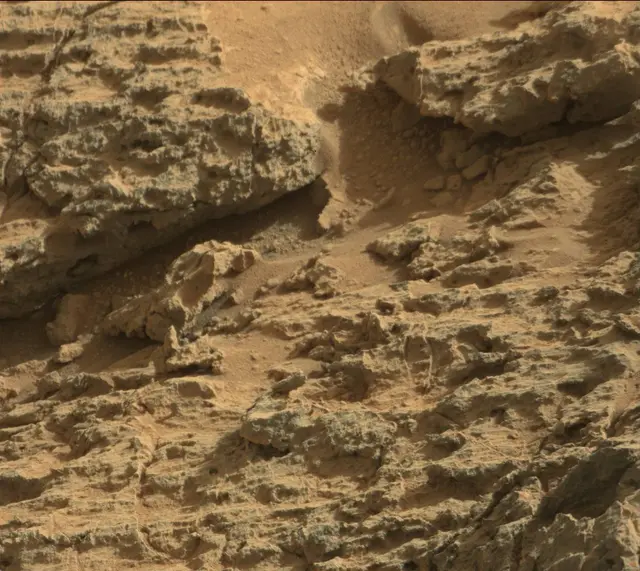 Sol 303: Mast Camera (Mastcam)