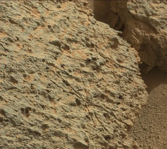 Sol 303: Mast Camera (Mastcam)