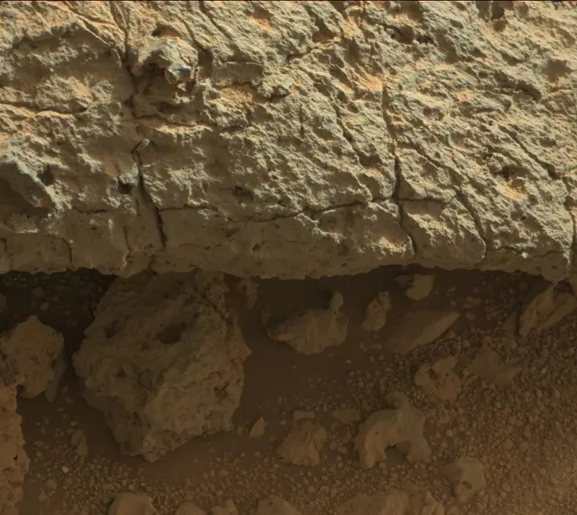 Sol 303: Mast Camera (Mastcam)