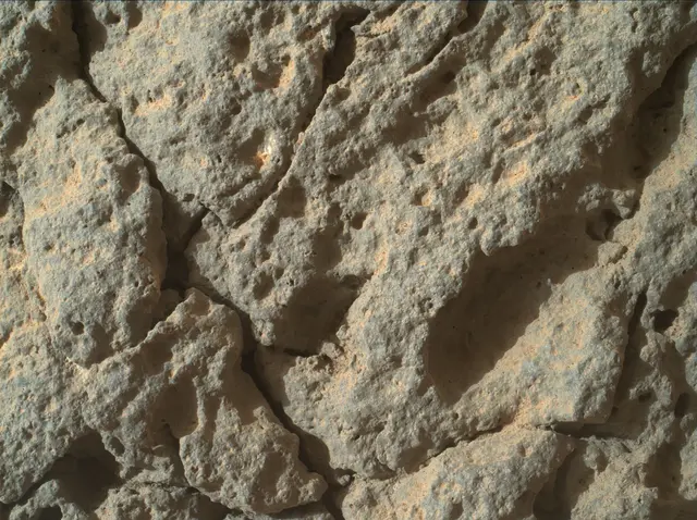 Sol 303: Mars Hand Lens Imager (MAHLI)