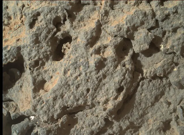Sol 303: Mars Hand Lens Imager (MAHLI)