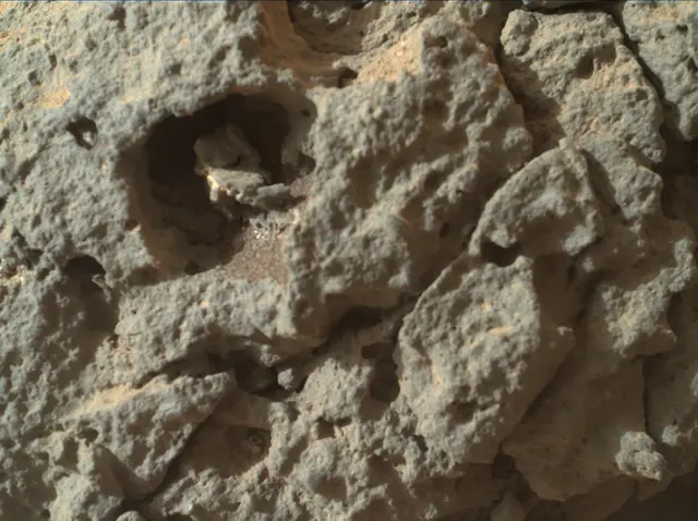 Sol 303: Mars Hand Lens Imager (MAHLI)