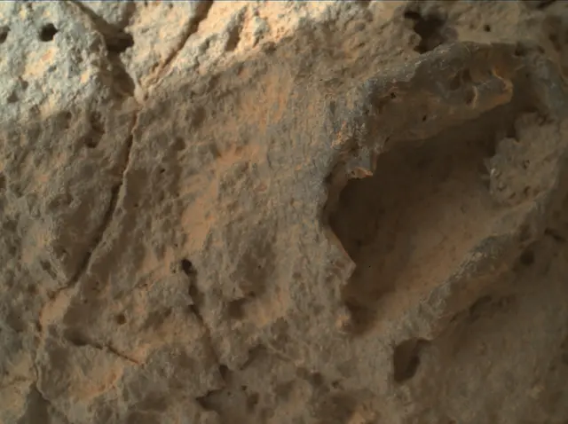 Sol 303: Mars Hand Lens Imager (MAHLI)