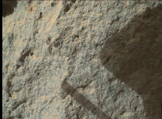 Sol 304: Mars Hand Lens Imager (MAHLI)