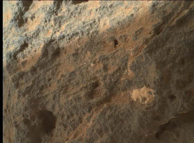 Sol 304: Mars Hand Lens Imager (MAHLI)