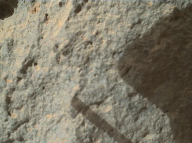 Sol 304: Mars Hand Lens Imager (MAHLI)