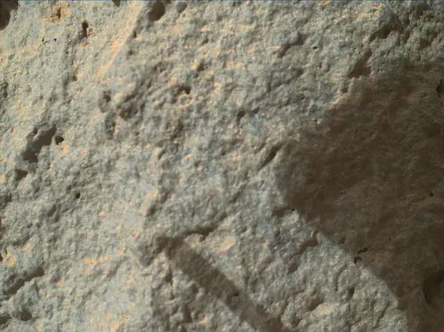 Sol 304: Mars Hand Lens Imager (MAHLI)