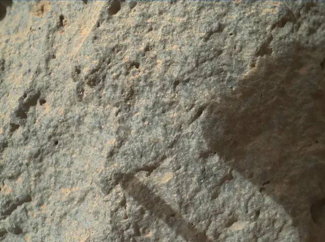 Sol 304: Mars Hand Lens Imager (MAHLI)