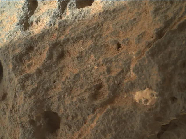 Sol 304: Mars Hand Lens Imager (MAHLI)